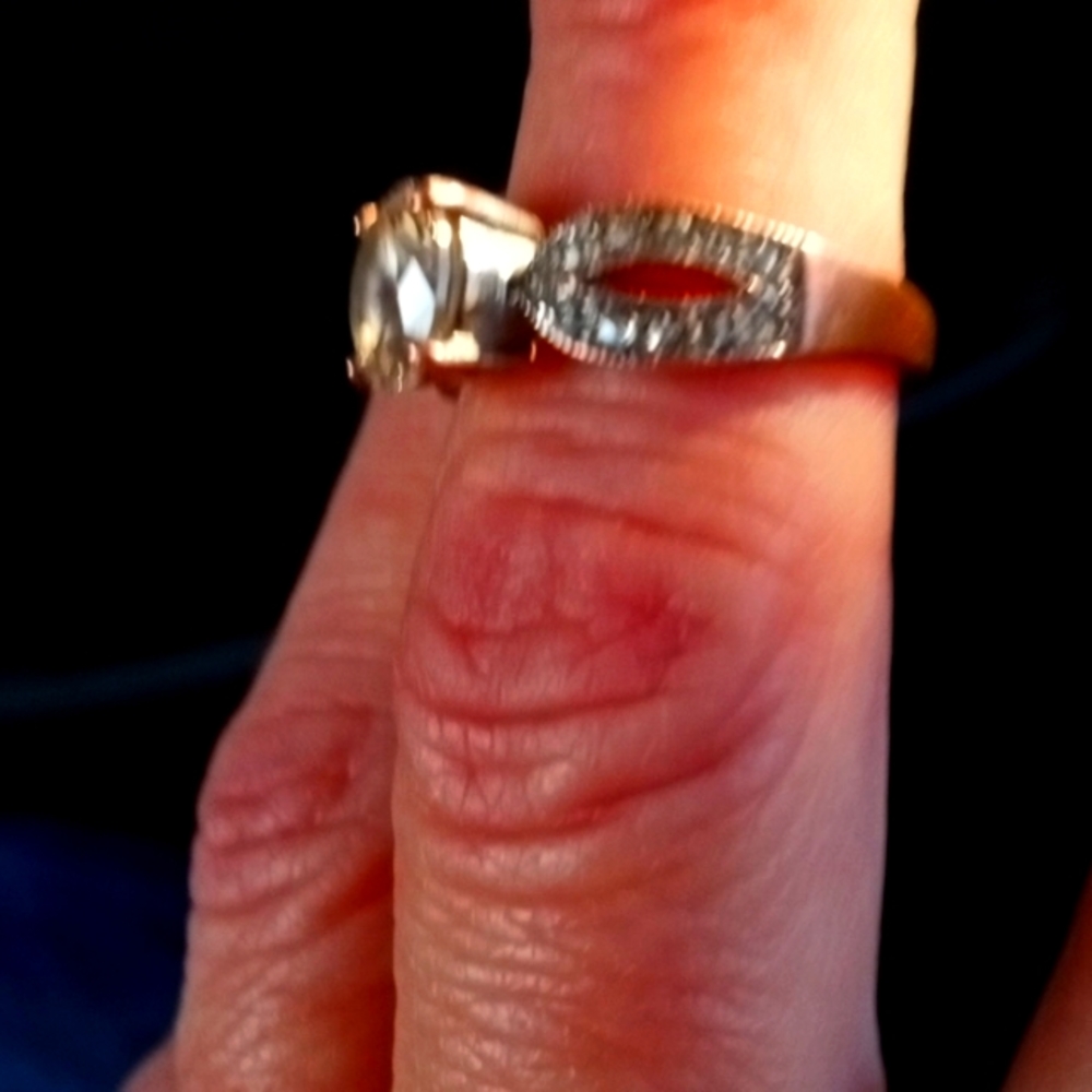 Ring - Picture 2 of 4